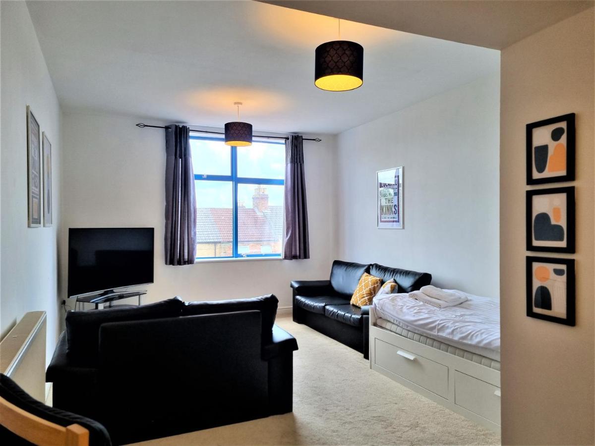 Central Apartments - Spacious 2 Beds Swindon Dış mekan fotoğraf